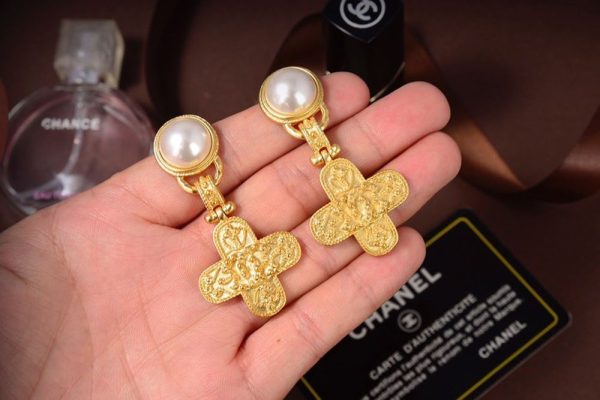 New Arrival Chanel Earrings Women 009