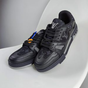 New Arrival LV Trainer Sneakers 005