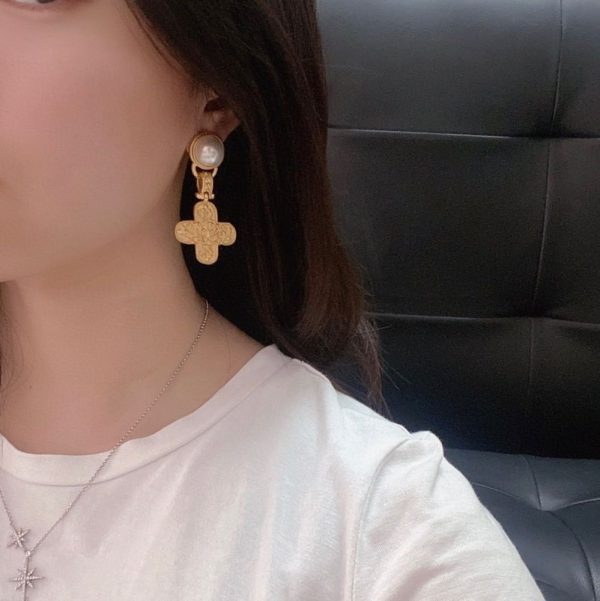 New Arrival Chanel Earrings Women 009