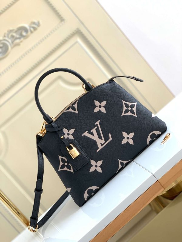 New Arrival Top Quality Handbag 070