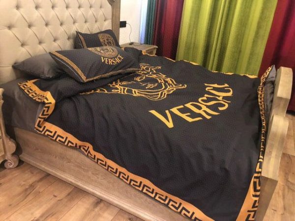 Luxury Brand Versace Type Bedding Sets 057