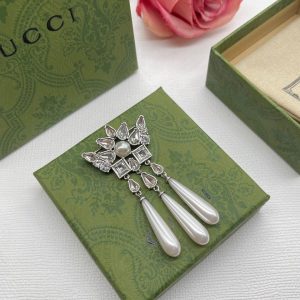 Brooches & Pins