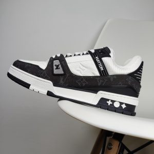 New Arrival LV Trainers T007 White Black Denim