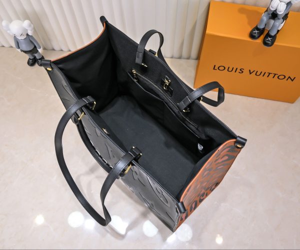 New Arrival L*V Handbag 900