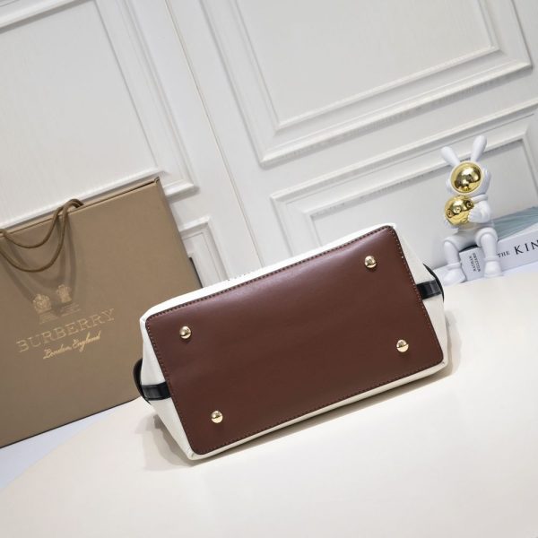 New Arrival Burberry Handbag B008