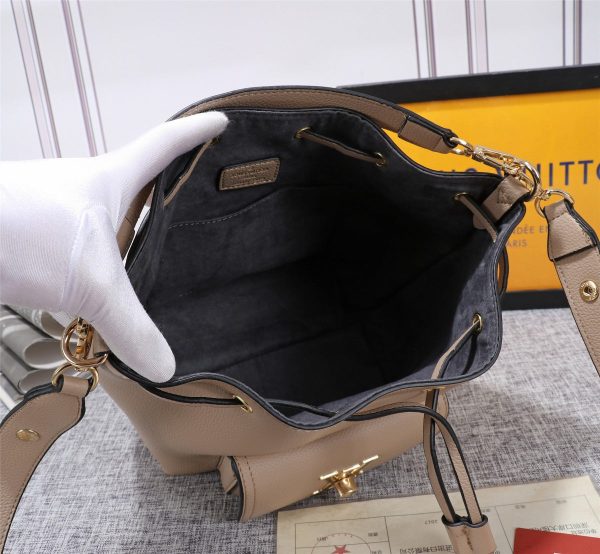 New Arrival L*V Handbag 740