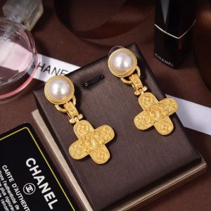 New Arrival Chanel Earrings Women 009