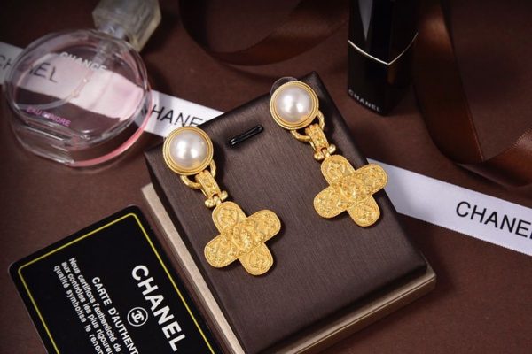 New Arrival Chanel Earrings Women 009