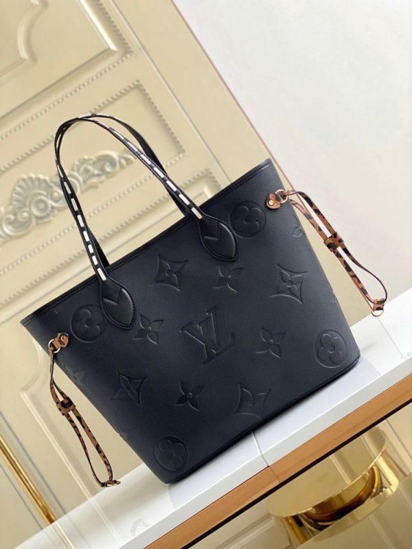 New Arrival Top Quality Handbag 077