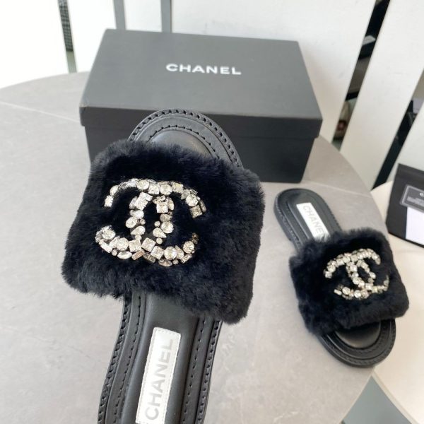 New Arrival Women Slippers 100