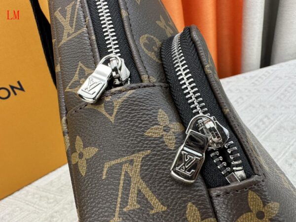 New Collection Bags For Men LV090