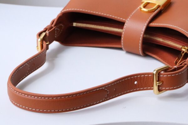 New Arrival L*V Handbag 1650