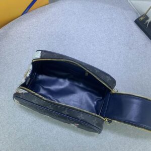 Dopp Kit M82831 28x15x16.5cm ss (9) 1709652