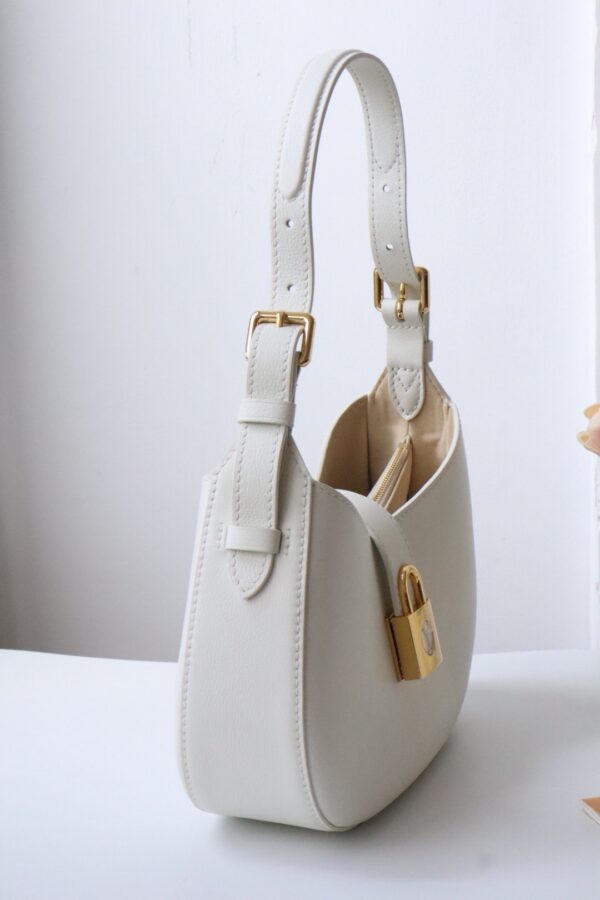 New Arrival L*V Handbag 1650