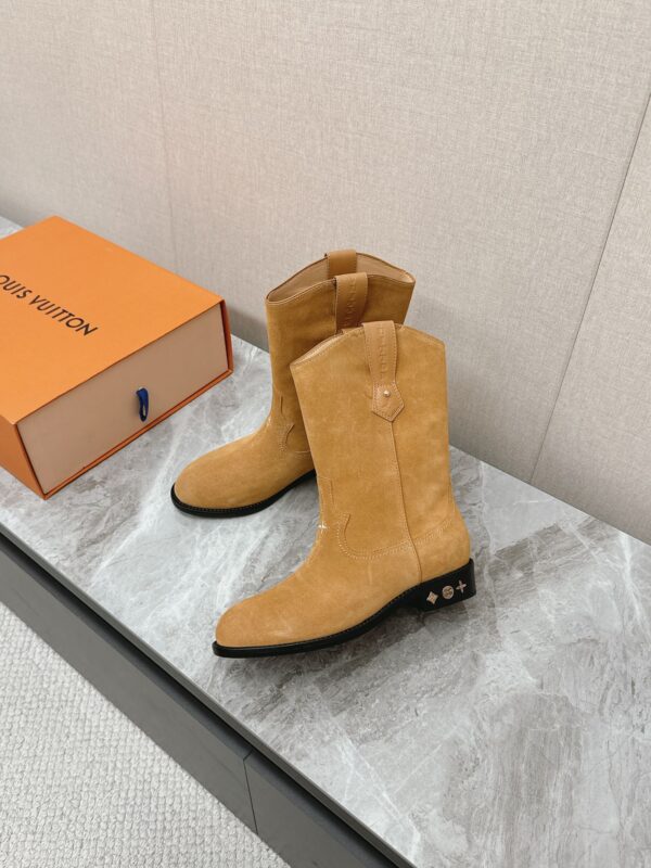 New Arrival LV Women Shoes 395