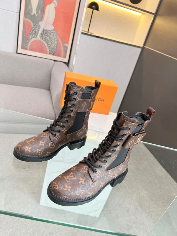 New Arrival LV Women Shoes 391