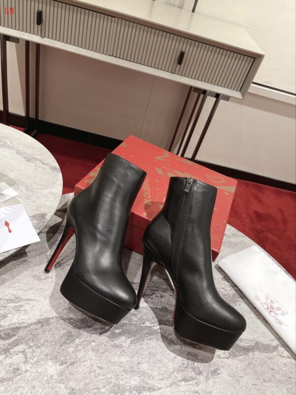 New Arrival Christian Louboutin Women Shoes 071