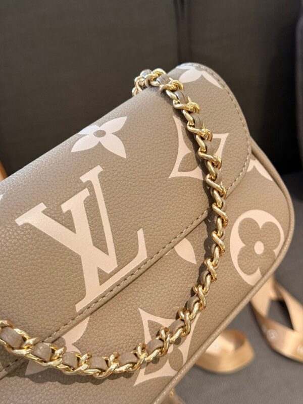 New Arrival L*V Handbag 2074