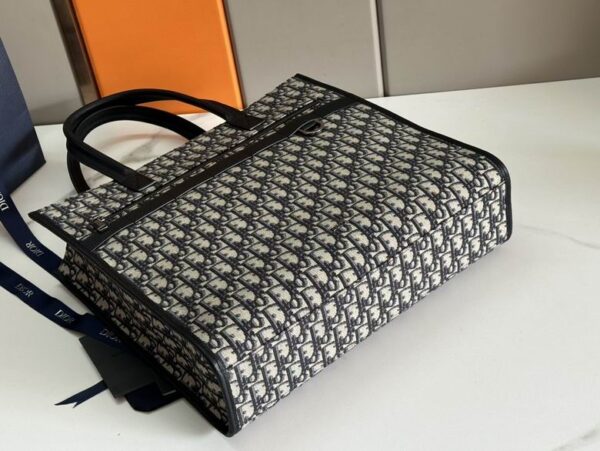 New Arrival CDO Handbag 60